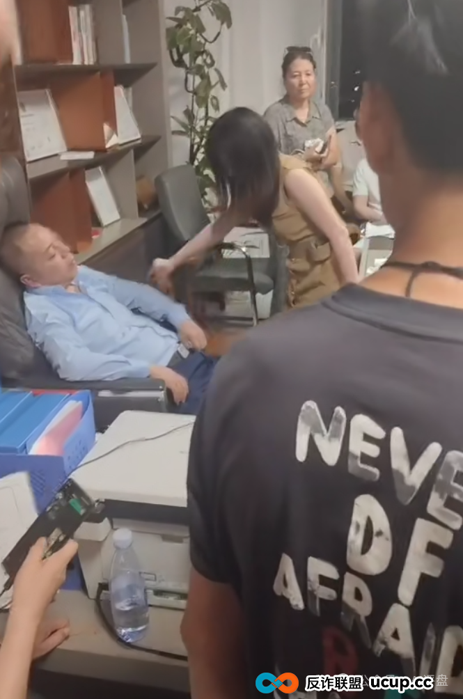 树拍易购资金盘崩盘，万人维权！警方已经立案了，特警接管在维持秩序，无数人血本无归！(6)